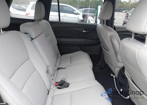 2020 Honda Passport 2Wd Touring z USA, uszkodzony, nr VIN 5FNYF7H98LB004655